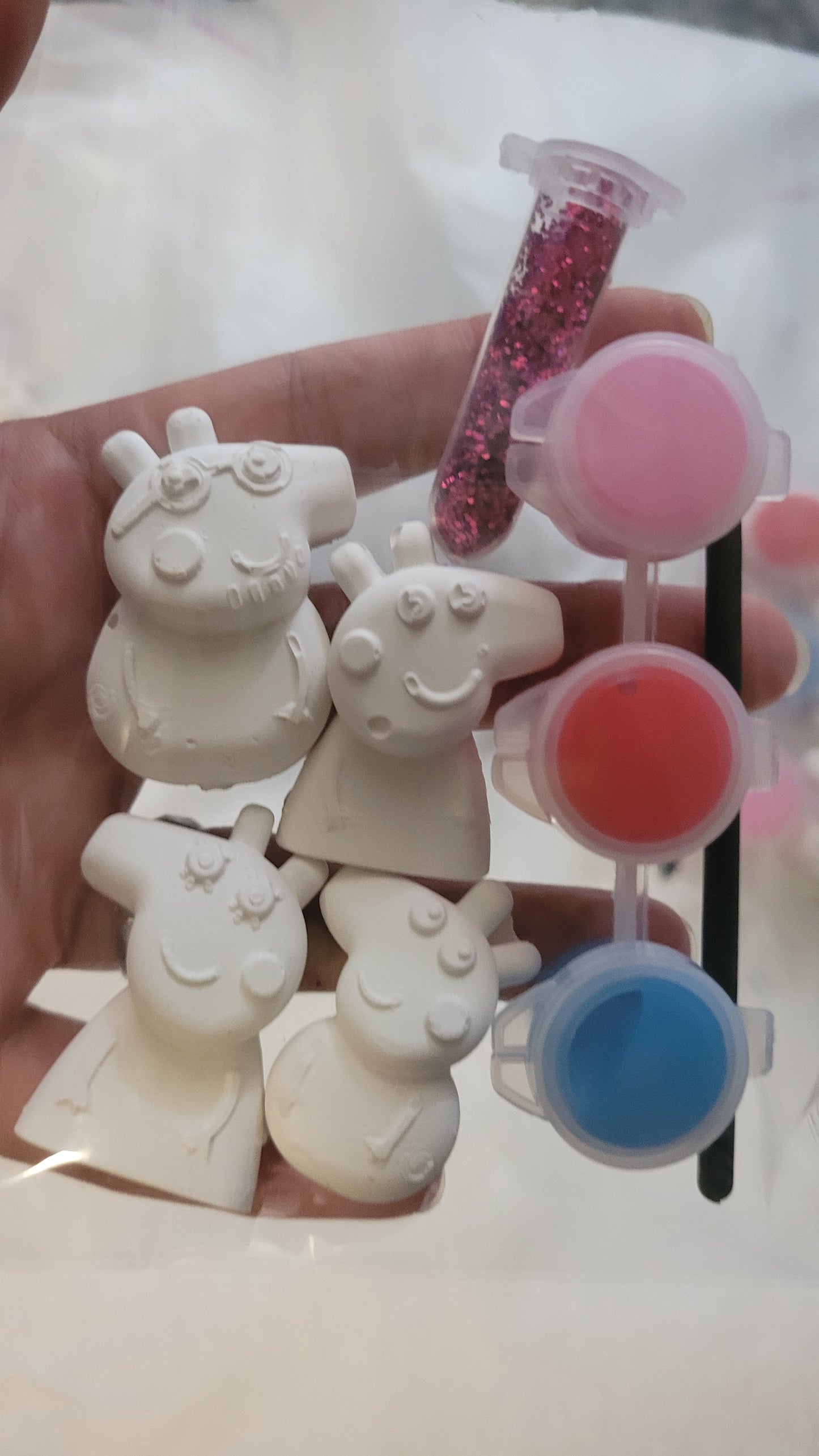 Mini Peppa pig characters Mummy pig Daddy pig Plaster Painting Party favor