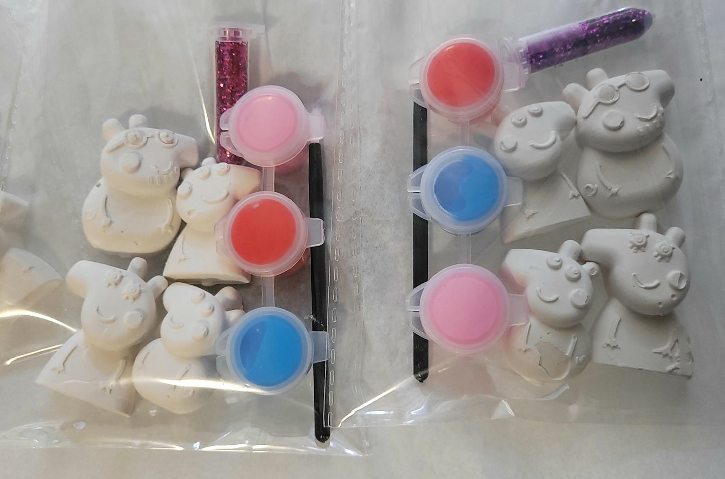 Mini Peppa pig characters Mummy pig Daddy pig Plaster Painting Party favor