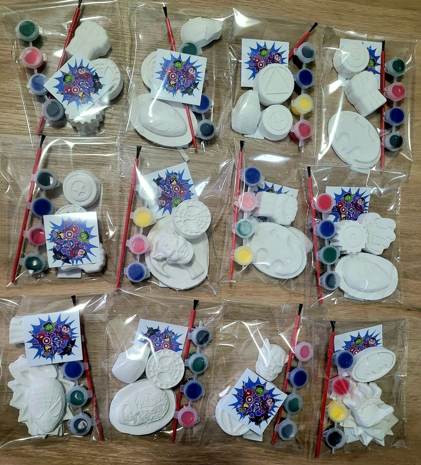 Only plaster Super hero Mini Super Hero Plaster painting art craft gifts return bag school