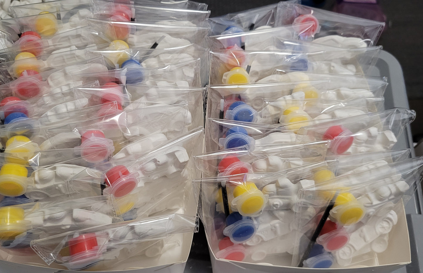 Bulk racing car Mini vehicles Plaster Painting party favours