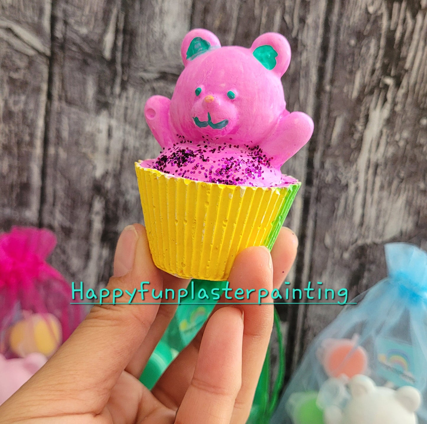 Teddy bear cupcake birthday gifs for kids birthday food  Plaster Painting party favours favours birthday gifts treat bag favor home animal