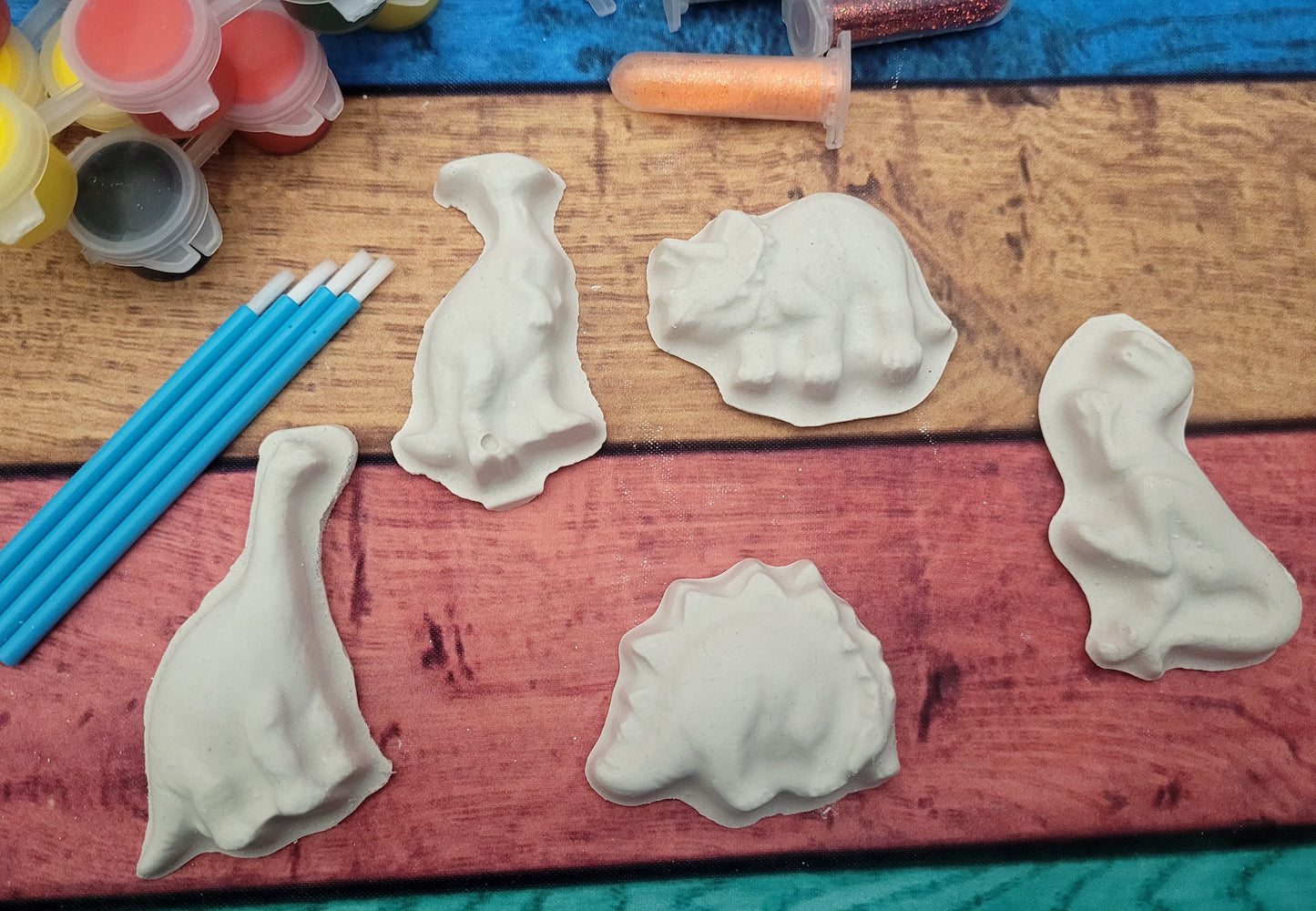 Bulk Mini  Dinosaurs Plaster Painting  Party favours