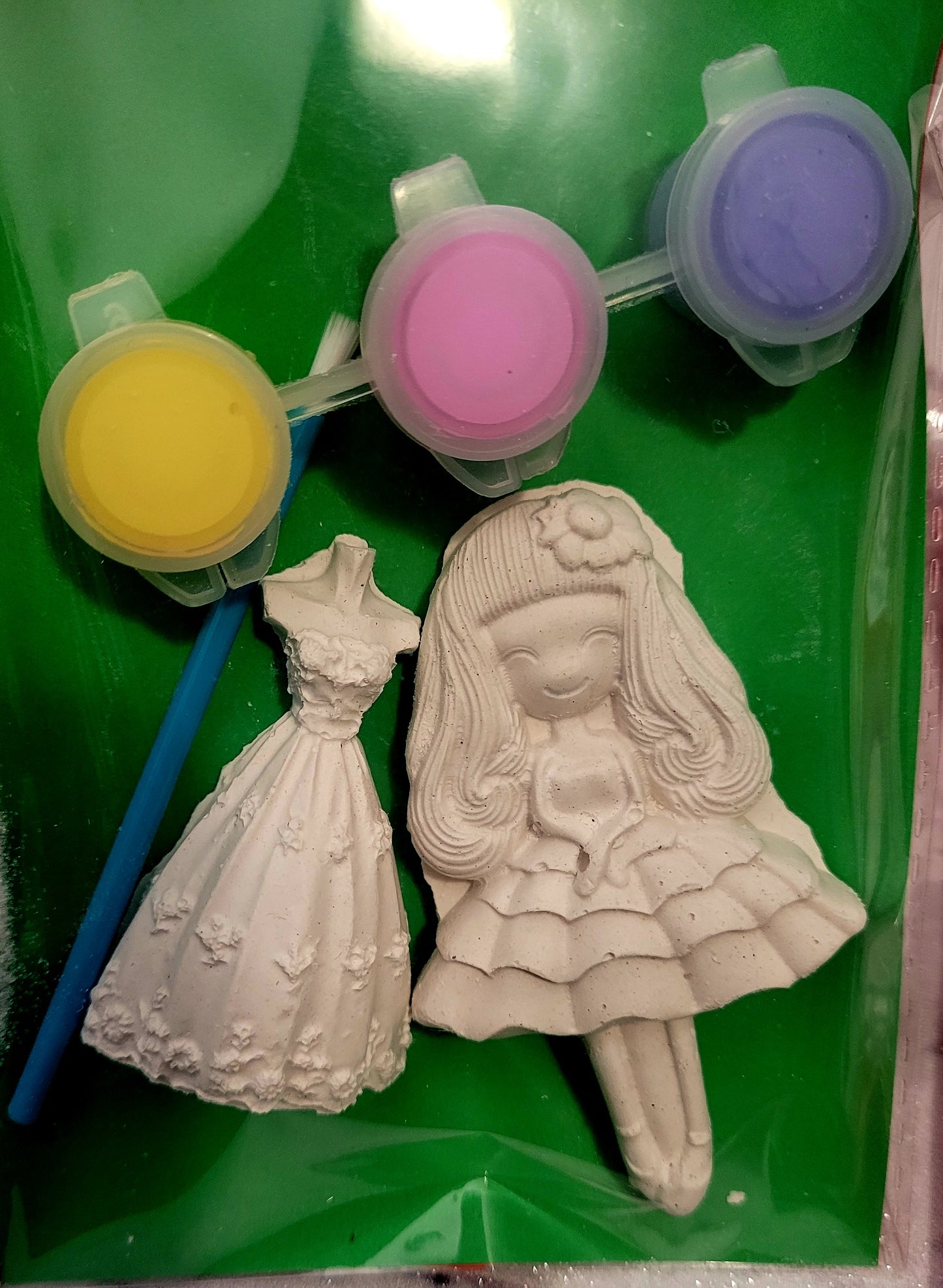 Bulk of Princess girl barbie Plaster painting party favour