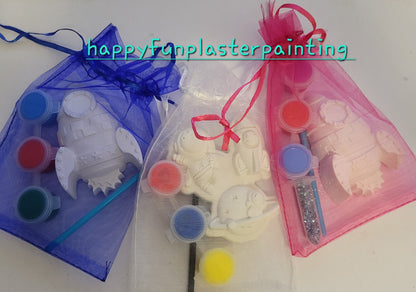 DiY Ready to paint Nasa Astronaut rocket planet Plaster Painting party favour for kids